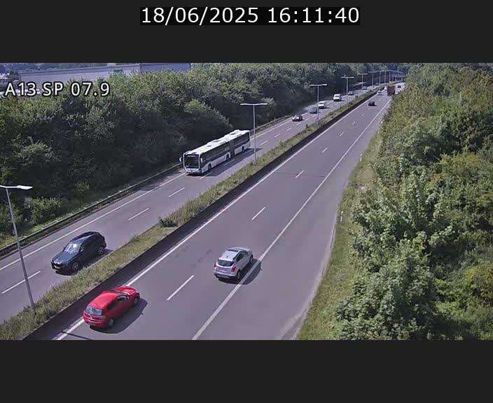 Traffic live webcam Luxembourg Jonction Lankelz - A13 direction Pétange - BK 7.9