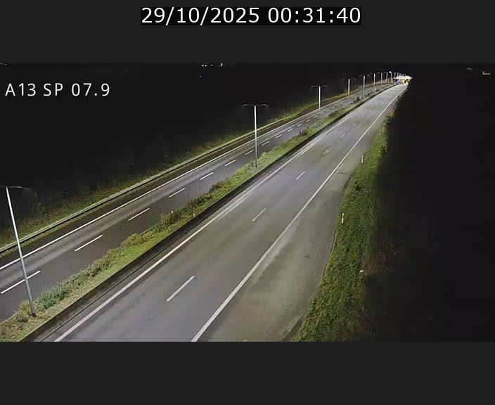 Traffic live webcam Luxembourg Jonction Lankelz - A13 direction Pétange - BK 7.9