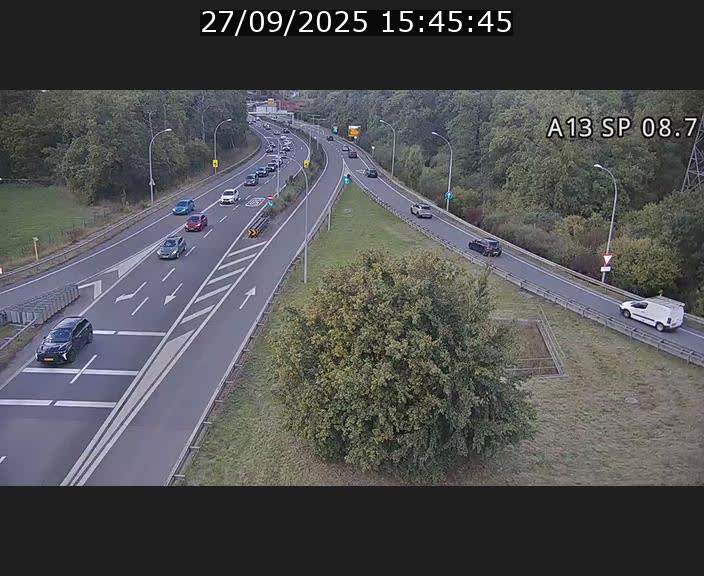 Traffic live webcam Luxembourg Jonction Lankelz - A13 direction Pétange - BK 8.7 