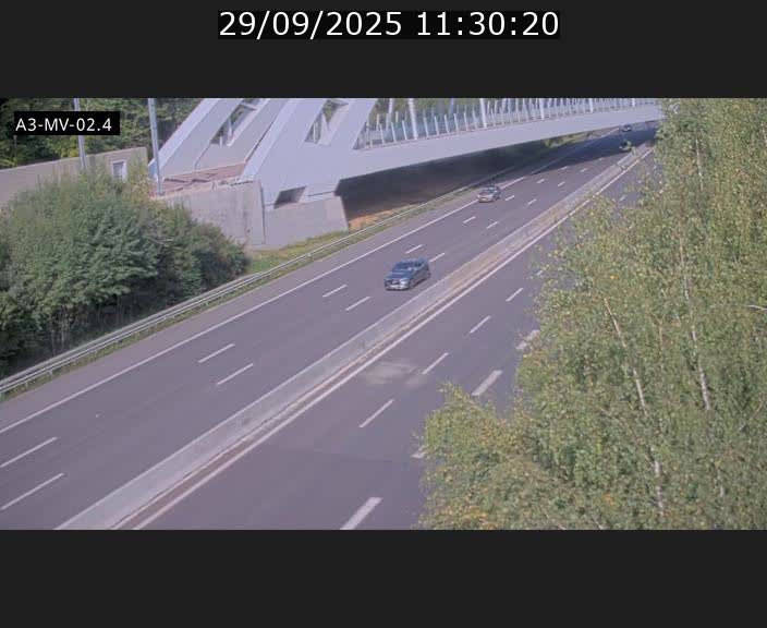 Webcam autoroute de la France (A3) au Luxembourg à Fentange, à proximité de la Croix de Gasperich. Vue orientée vers la Cloche d'Or