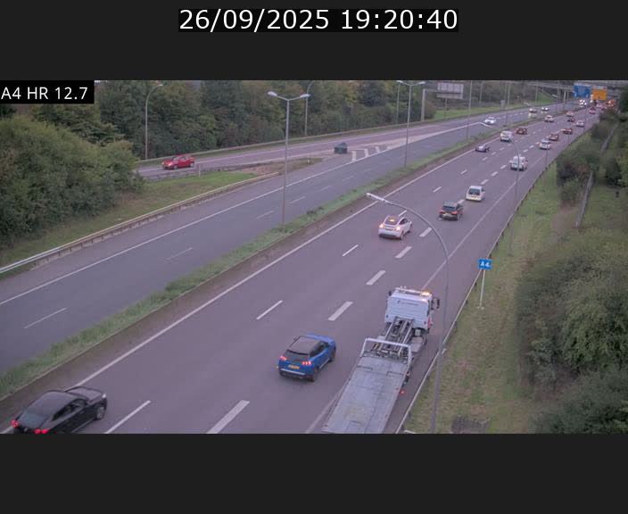 Traffic live webcam Luxembourg Esch sur Alzette - A4 - BK 12.7 - direction Esch-Belval