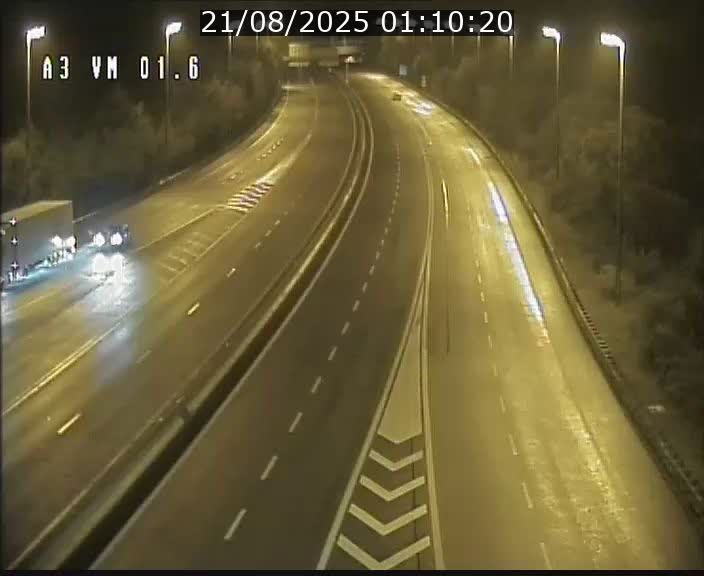 Traffic live webcam Luxembourg - Croix de Gasperich - A3 - BK 1.6 - direction France/Aire de Berchem