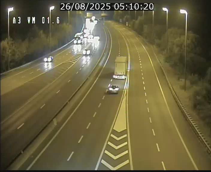 Traffic live webcam Luxembourg - Croix de Gasperich - A3 - BK 1.6 - direction France/Aire de Berchem