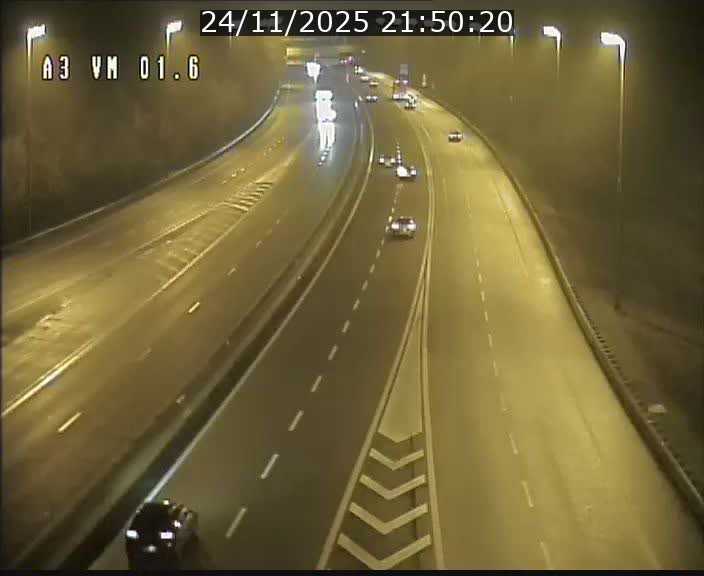 Traffic live webcam Luxembourg - Croix de Gasperich - A3 - BK 1.6 - direction France/Aire de Berchem