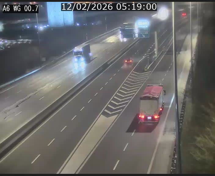 Traffic live webcam Luxembourg Croix de Cessange - A6 - BK 0.7 - direction A3 France