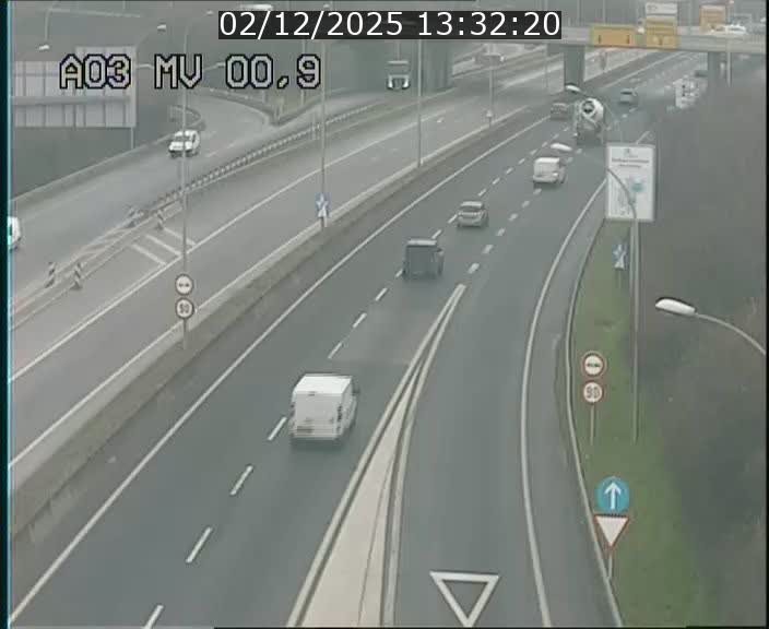 Traffic live webcam Luxembourg Croix de Gasperich - A3 - BK 0.4 - direction Luxembourg