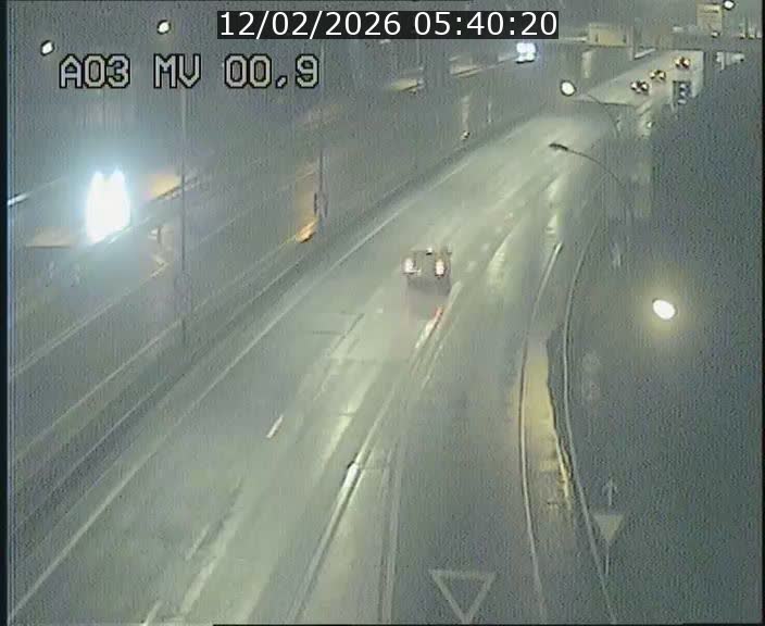 Traffic live webcam Luxembourg Croix de Gasperich - A3 - BK 0.4 - direction Luxembourg