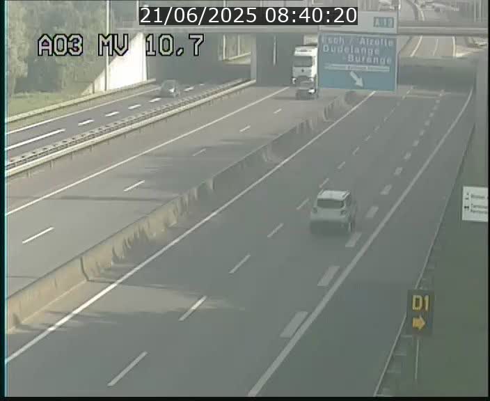 Traffic live webcam Luxembourg Croix de Bettembourg - A3 - BK 10.7 - direction France