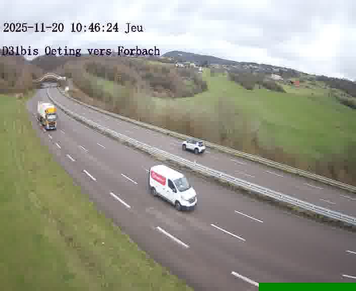 Caméra routière située sur D31bis (France) à Oeting, orientée vers Forbach, surveillant en continu la circulation locale et régionale.
