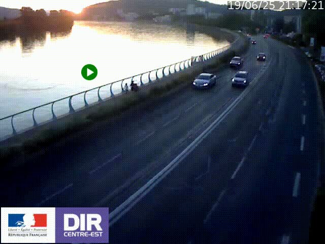 Webcam sur le quai Parjot à Vienne, aux Portes de Lyon, sur la Nationale 7, à la jonction avec le boulevard du Rhône-nord (D1407), caméra orientée vers Lyon
