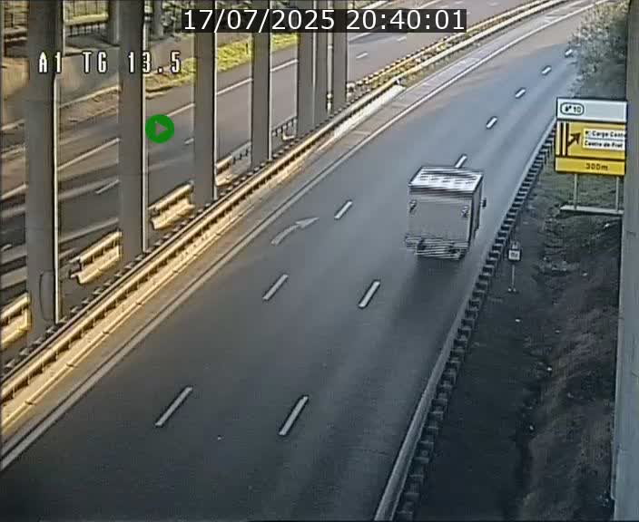 Traffic live webcam Luxembourg Senningen - A1 direction Luxembourg - BK 13.5