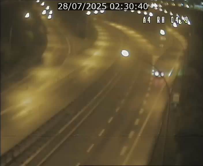 Traffic live webcam Luxembourg Leudelange - A4 - BK 4.9 - direction Luxembourg