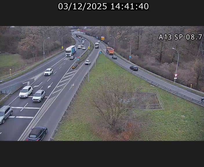 Traffic live webcam Luxembourg Jonction Lankelz - A13 direction Pétange - BK 8.7 
