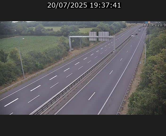 Traffic live webcam Luxembourg Croix de Bettembourg, rond-point d'Hellange - A13 direction Allemagne - BK 20.9