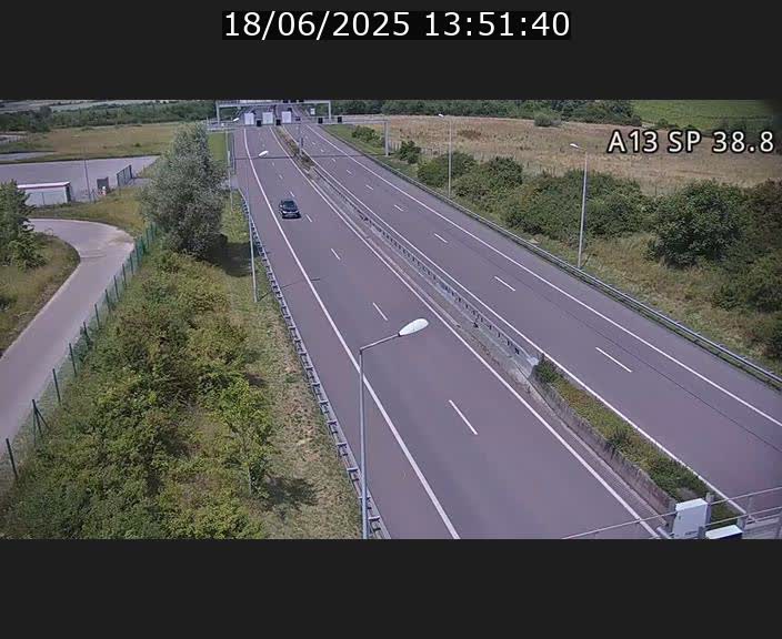 Webcam autoroute A13 à l'entrée ouest du tunnel Markusbierg à Schengen. Vue orientée vers le tunnel et l'Allemagne