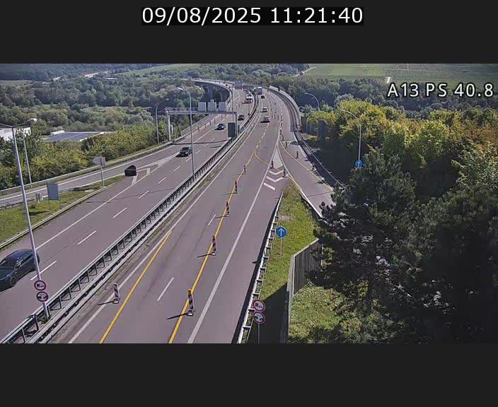 Webcam autoroute A13 à la sortie est du tunnel Markusbierg à Schengen. Vue sur le pont de la Moselle, vers l'Allemagne