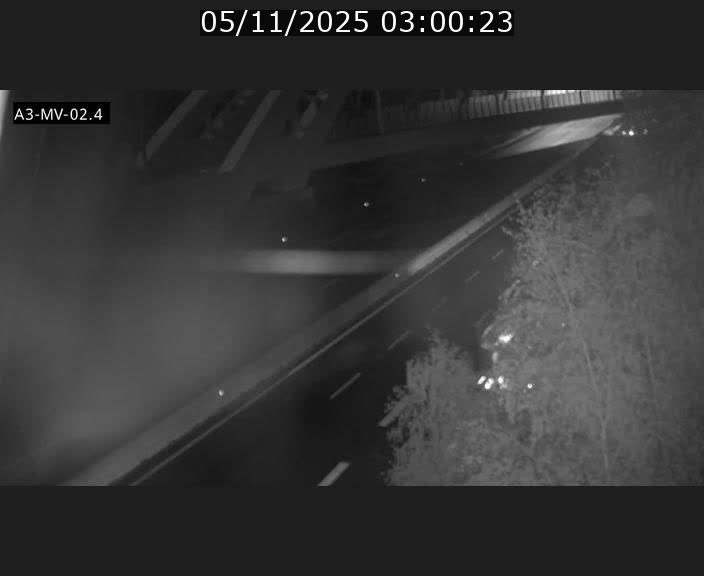 Webcam autoroute de la France (A3) au Luxembourg à Fentange, à proximité de la Croix de Gasperich. Vue orientée vers la Cloche d'Or