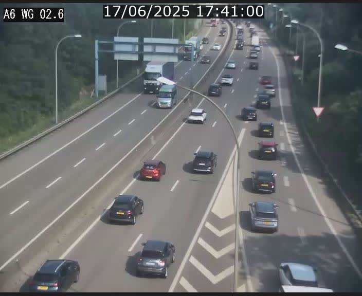 Traffic live webcam Luxembourg Croix de Cessange - A6 - BK 2.6 - direction France/Allemagne