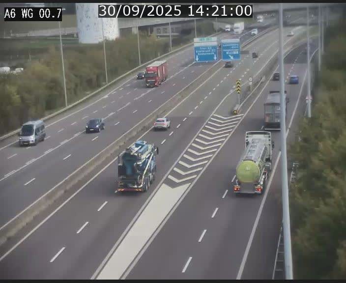 Traffic live webcam Luxembourg Croix de Cessange - A6 - BK 0.7 - direction A3 France