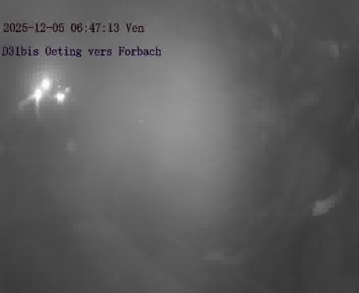 Caméra routière située sur D31bis (France) à Oeting, orientée vers Forbach, surveillant en continu la circulation locale et régionale.