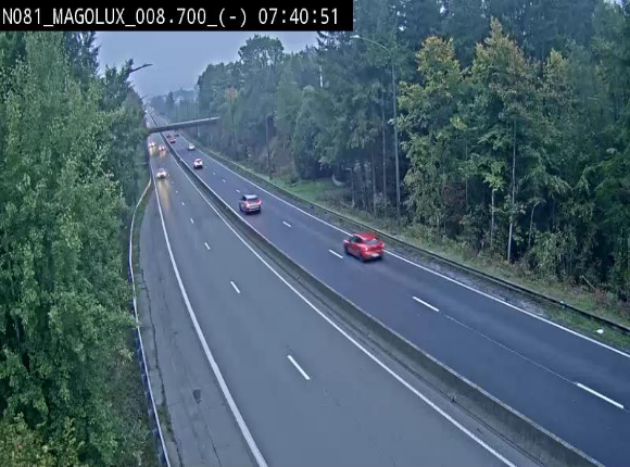 Webcam sur la N81 (E411) à hauteur de la jonction avec la N883. Vue orientée vers Arlon