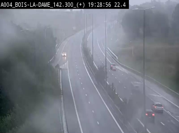 Webcam située entre la sortie 29 Neufchâteau et la jonction avec l'E25 en direction de Liège et Luxembourg