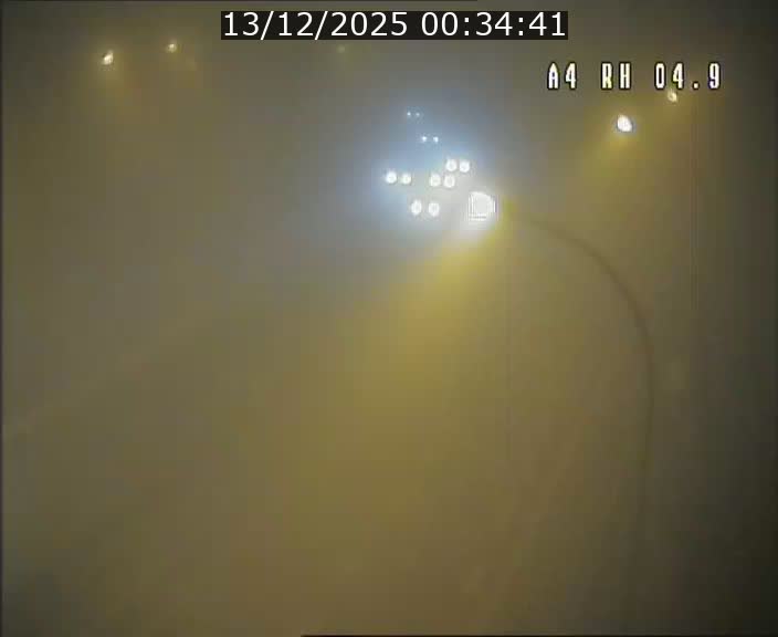 Traffic live webcam Luxembourg Leudelange - A4 - BK 4.9 - direction Luxembourg