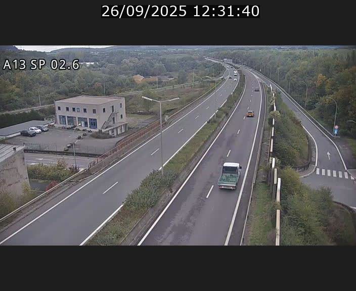 Traffic live webcam Luxembourg Sanem - A13 direction Pétange - BK 2.6