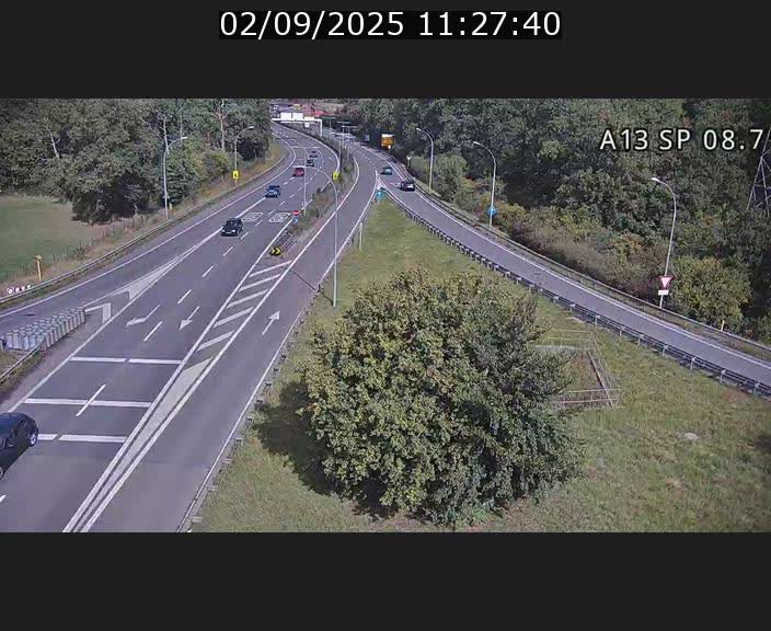 Traffic live webcam Luxembourg Jonction Lankelz - A13 direction Pétange - BK 8.7 