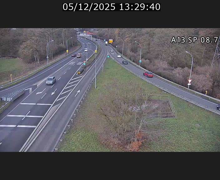 Traffic live webcam Luxembourg Jonction Lankelz - A13 direction Pétange - BK 8.7 