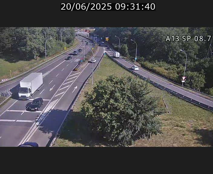 Traffic live webcam Luxembourg Jonction Lankelz - A13 direction Pétange - BK 8.7 