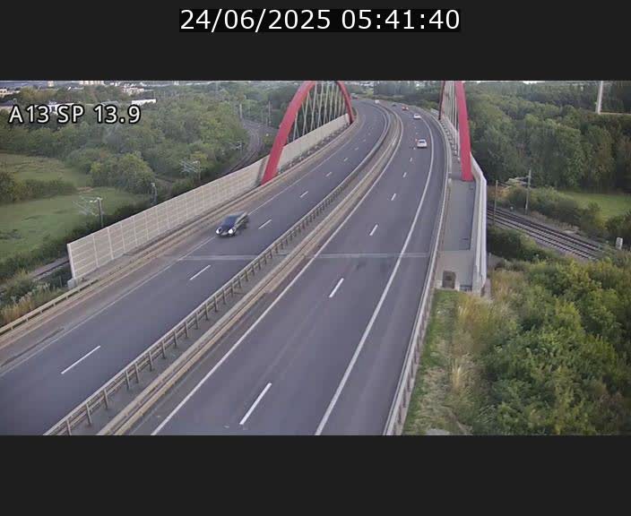 Traffic live webcam Luxembourg Kayl - A13 direction Esch-sur-Alzette/Luxembourg-ville - BK 13.9