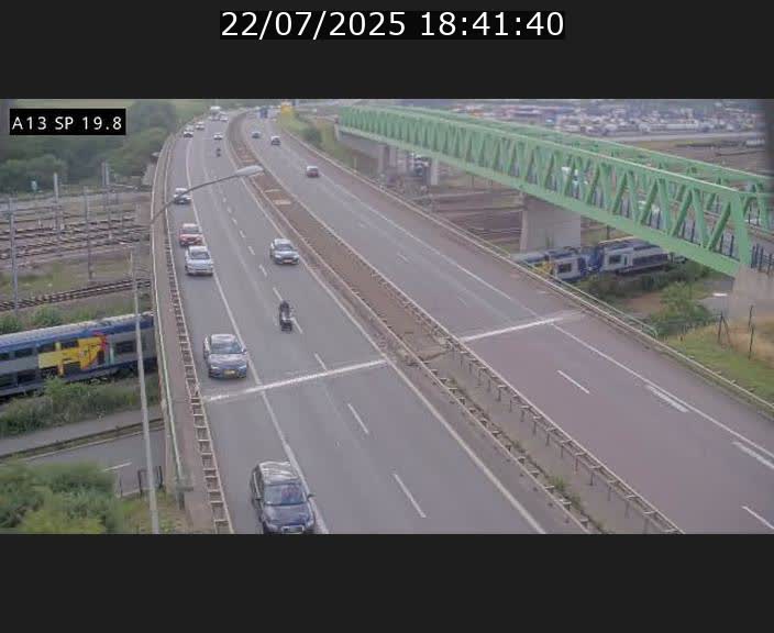 Traffic live webcam Luxembourg Croix de Bettembourg - A13 direction Esch-sur-Alzette - BK 19.8