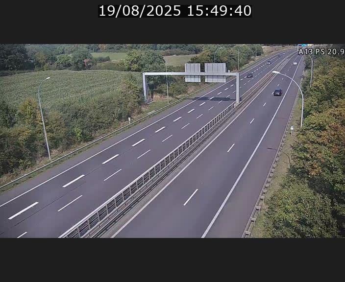 Traffic live webcam Luxembourg Croix de Bettembourg, rond-point d'Hellange - A13 direction Allemagne - BK 20.9