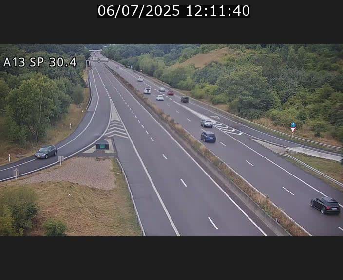 Traffic live webcam Luxembourg Altwies - A13 direction Luxembourg-ville - BK 30.4