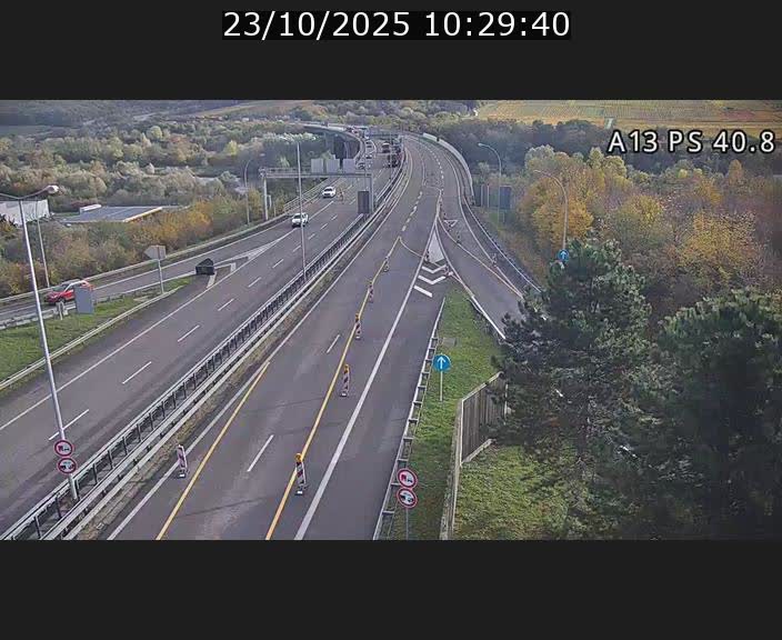 Webcam autoroute A13 à la sortie est du tunnel Markusbierg à Schengen. Vue sur le pont de la Moselle, vers l'Allemagne
