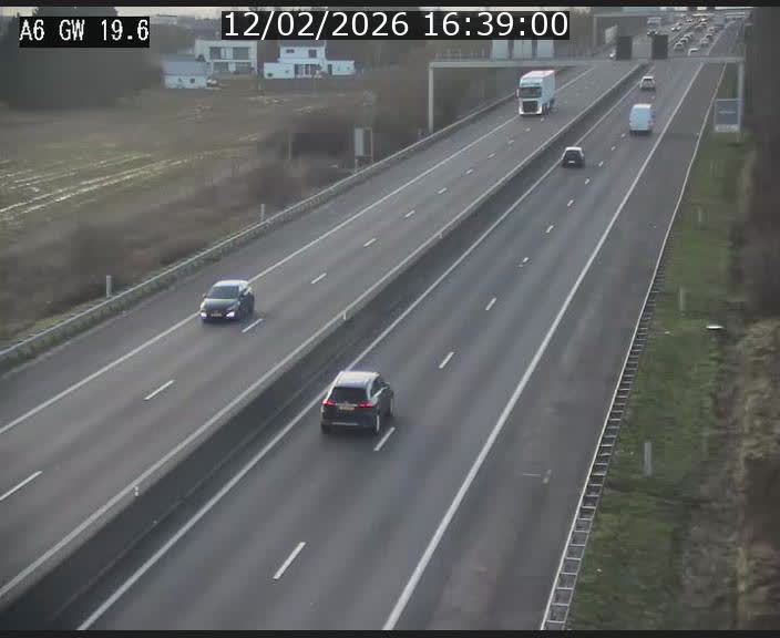 Traffic live webcam Luxembourg - Steinfort - A6 - BK 19.6 - direction Belgique