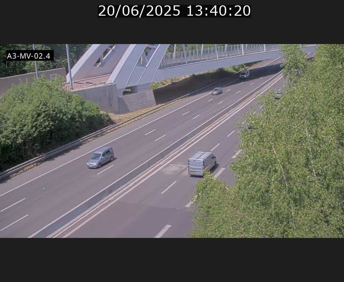 Webcam autoroute de la France (A3) au Luxembourg à Fentange, à proximité de la Croix de Gasperich. Vue orientée vers la Cloche d'Or