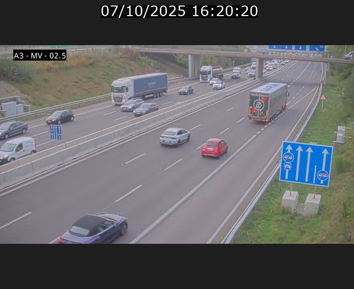 Webcam autoroute A3 au Luxembourg à proximité de la Croix de Gasperich. Vue orientée vers Luxembourg