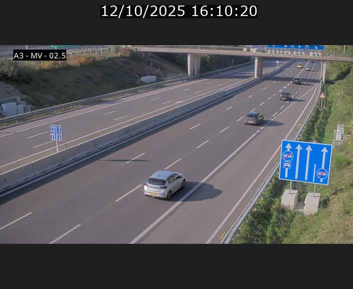 Webcam autoroute A3 au Luxembourg à proximité de la Croix de Gasperich. Vue orientée vers Luxembourg