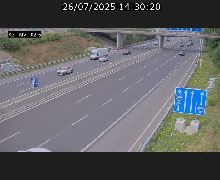 Webcam autoroute A3 au Luxembourg à proximité de la Croix de Gasperich. Vue orientée vers Luxembourg