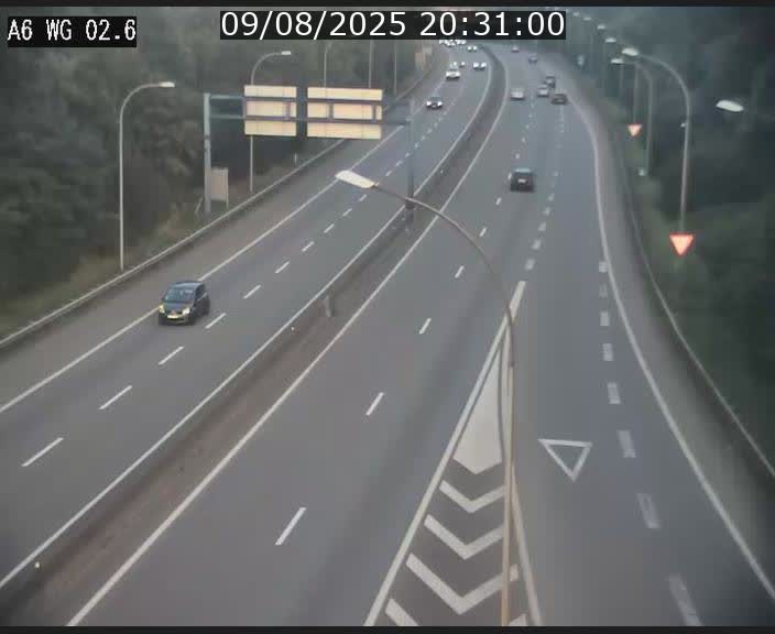 Traffic live webcam Luxembourg Croix de Cessange - A6 - BK 2.6 - direction France/Allemagne