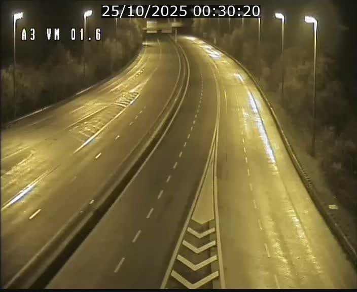 Traffic live webcam Luxembourg - Croix de Gasperich - A3 - BK 1.6 - direction France/Aire de Berchem
