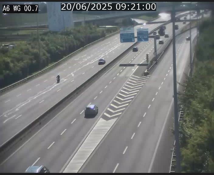 Traffic live webcam Luxembourg Croix de Cessange - A6 - BK 0.7 - direction A3 France