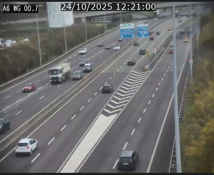 Traffic live webcam Luxembourg Croix de Cessange - A6 - BK 0.7 - direction A3 France