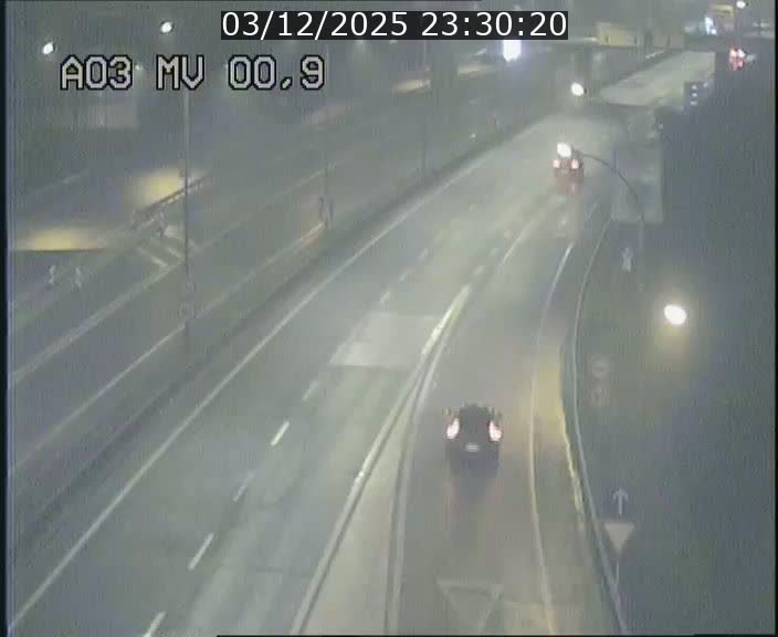 Traffic live webcam Luxembourg Croix de Gasperich - A3 - BK 0.4 - direction Luxembourg