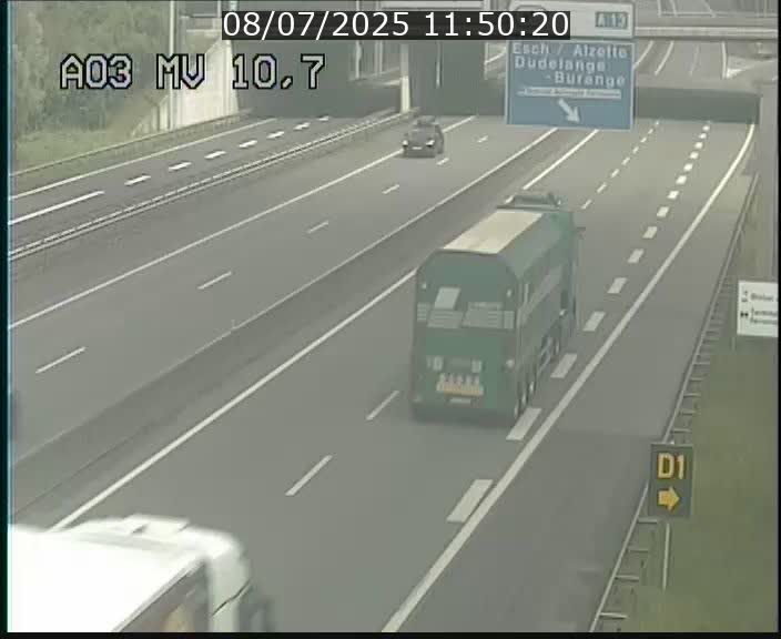 Traffic live webcam Luxembourg Croix de Bettembourg - A3 - BK 10.7 - direction France
