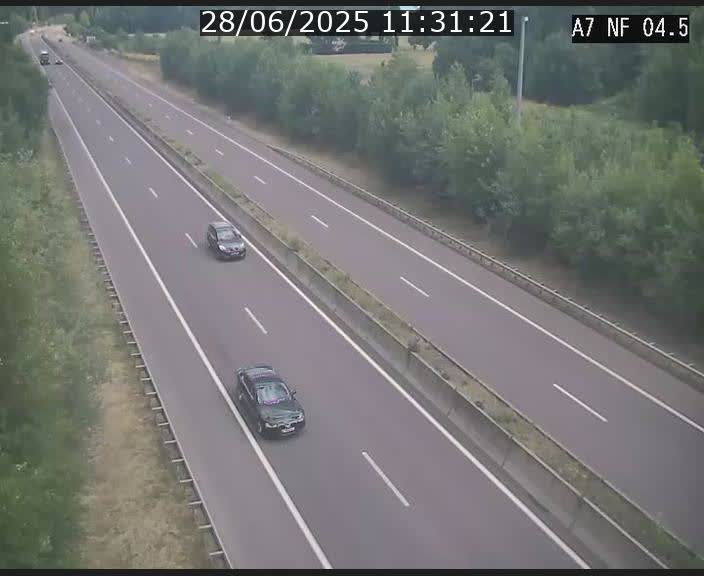 Caméra autoroute Luxembourg A7 - Passage à gibier Rëngelbour - direction Tunnel Grouft