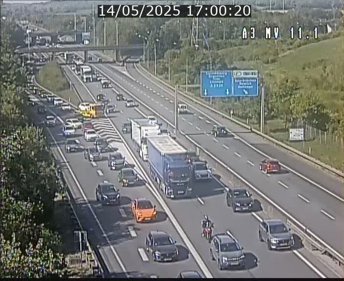 Traffic live webcam Luxembourg Croix de Bettembourg A3 - BK 11.1 - direction Luxembourg-ville