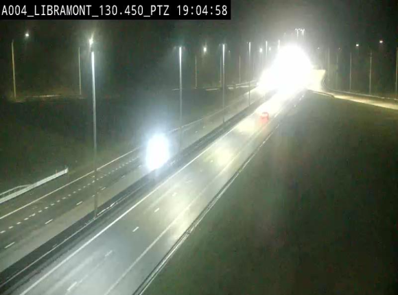 Webcam E411 à hauteur de la sortie 25 de Libramont menant vers Bouillon, Sedan et Reims via la N89. Vue orientée vers Bruxelles